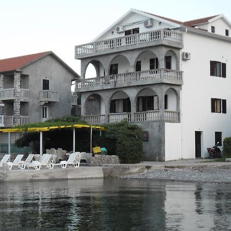 טיווט Apartments Petrovic מראה חיצוני תמונה