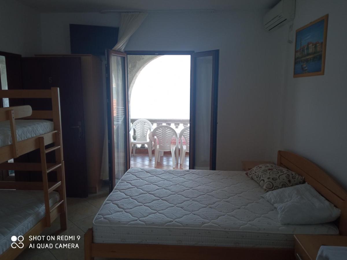 טיווט Apartments Petrovic מראה חיצוני תמונה
