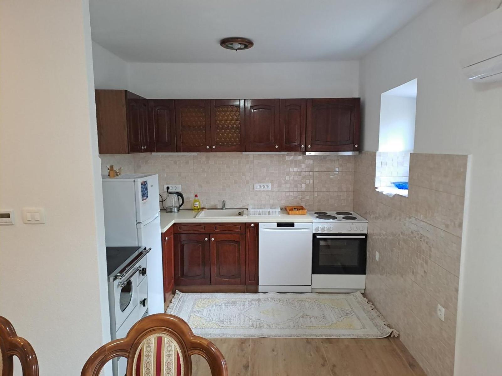טיווט Apartments Petrovic מראה חיצוני תמונה