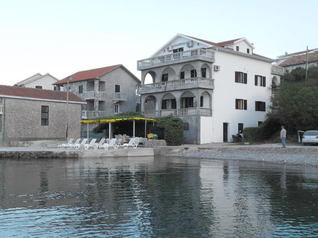 טיווט Apartments Petrovic מראה חיצוני תמונה