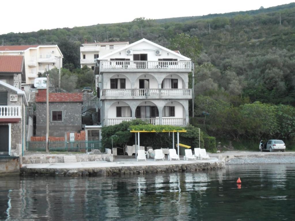 טיווט Apartments Petrovic מראה חיצוני תמונה