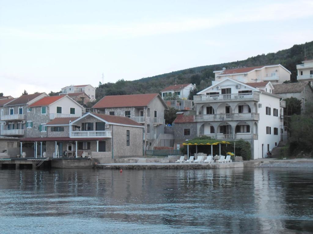 טיווט Apartments Petrovic מראה חיצוני תמונה